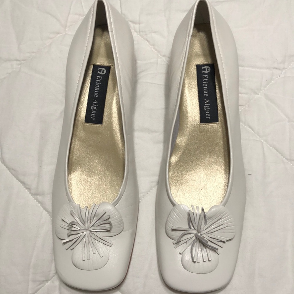 Etienne Aiger white flat shoes size 8
